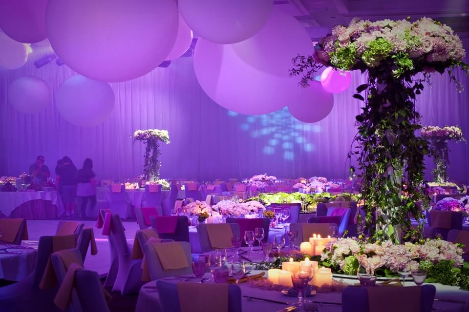 không gian tổ chức tiệc cưới màu tím