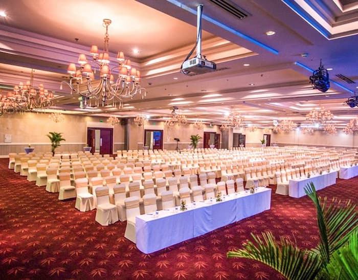 Không gian bên trong Riverside Palace sẽ khiến sự kiện của bạn gây ấn tượng với nhiều người