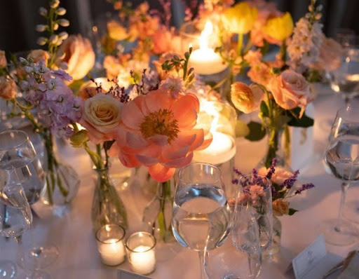 Chọn hoa phù hợp, tạo nên không gian tiệc cưới đáng nhớ