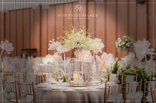 Hơi thở cổ điển, mỗi chi tiết nhỏ đều thể hiện sự tinh tế trong nghệ thuật cắm hoa