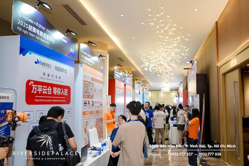 Khu vực đón tiếp khách và nhận tài liệu (nếu có)