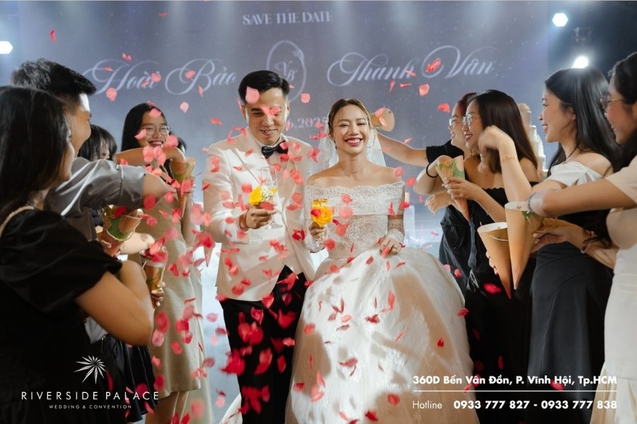 Kịch bản buổi tiệc cưới có 