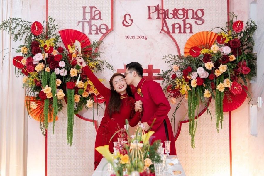 Lễ tơ hồng là nghi thức tế Nguyệt Lão gắn kết sợi chỉ định mệnh lứa đôi