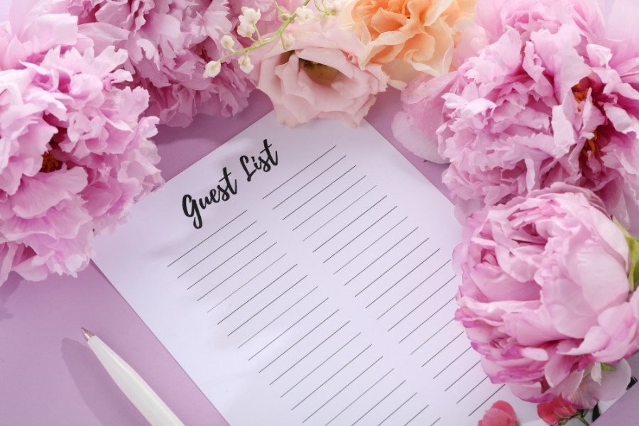 Lên danh sách khách mời trong ngày cưới