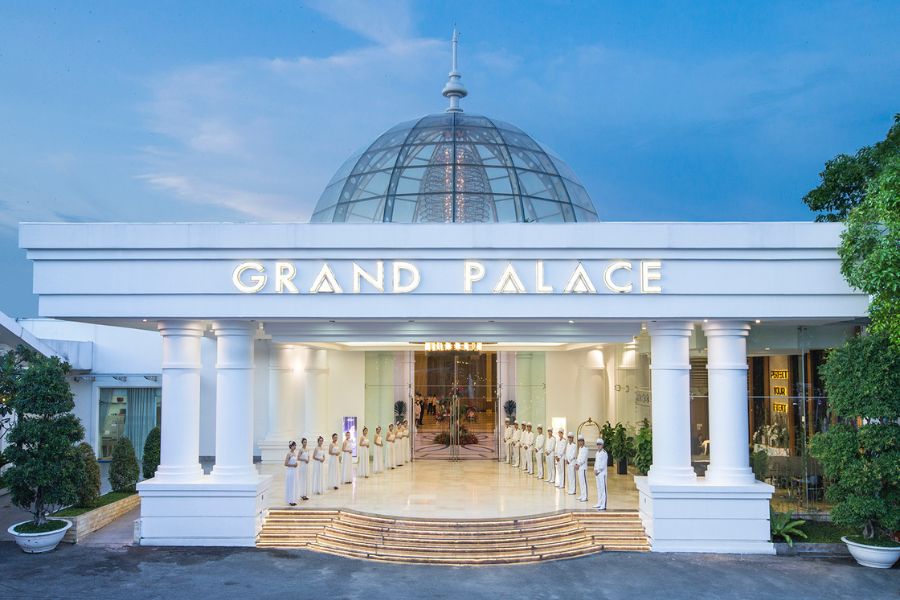Nhà hàng tiệc cưới Grand Palace đã được thiết kế theo phong cách Châu Âu tinh tế
