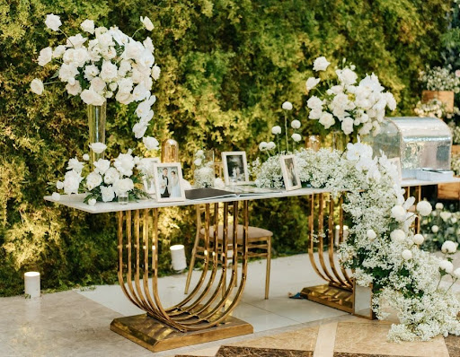 Sự đơn giản mang đến vẻ đẹp thanh lịch và tinh tế cho bàn gallery của bạn
