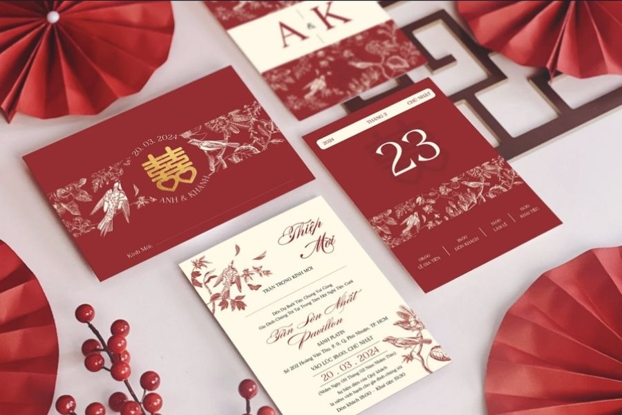 Thiệp cưới gửi sớm giúp khách mời chủ động sắp xếp lịch và tăng khả năng tham dự trong mùa cận lễ.