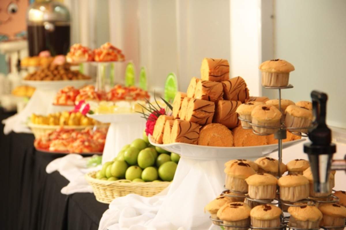 Trà bánh luôn được phục vụ chu đáo