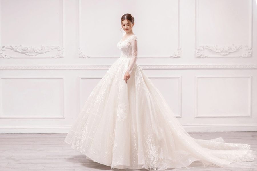 Váy cưới phù hợp cho cô dâu có dáng người quả táo